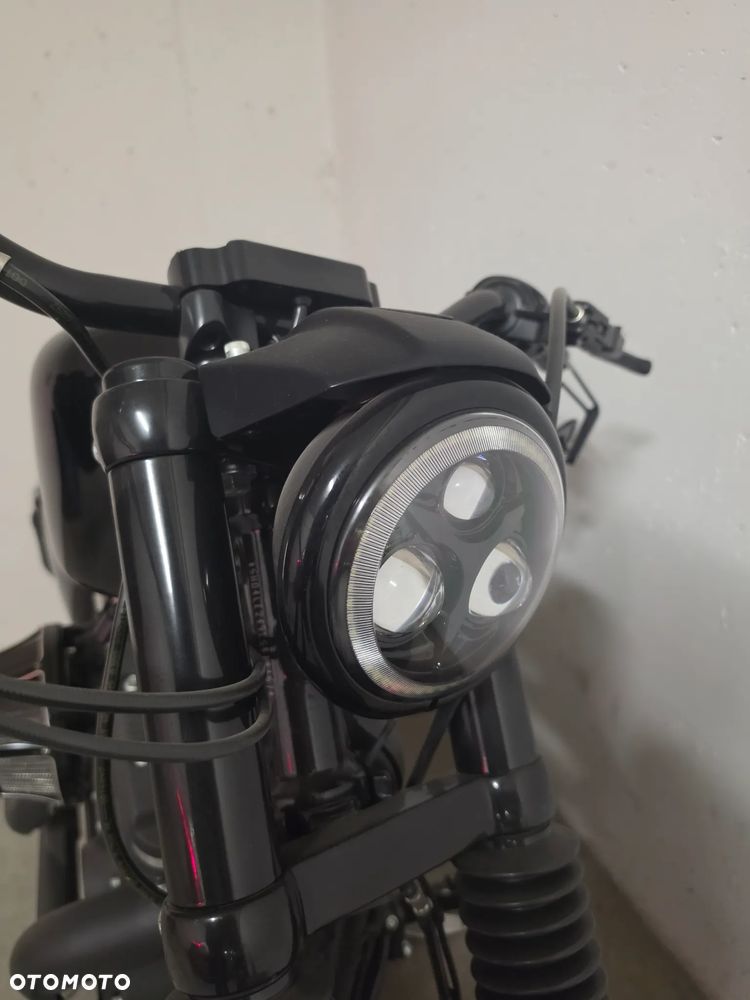 Harley-Davidson Sportster Iron 883 - 3