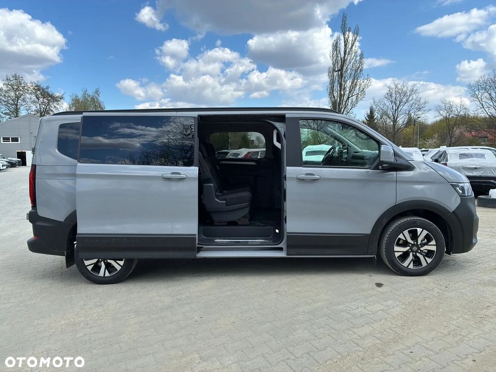 Volkswagen Caravelle - 10