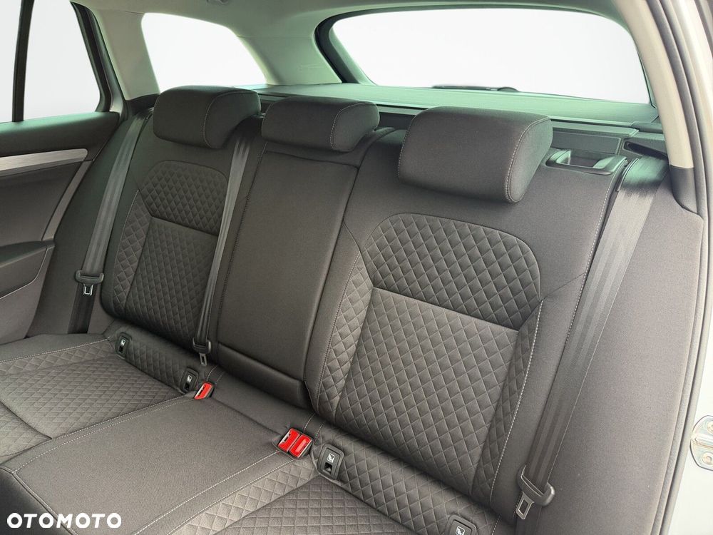 Skoda Superb 2.0 TDI SCR Ambition DSG - 32