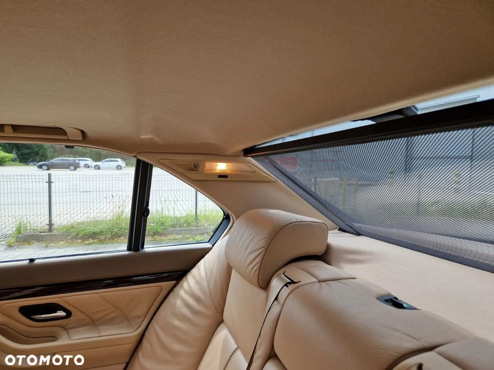 BMW Seria 7 740i - 19