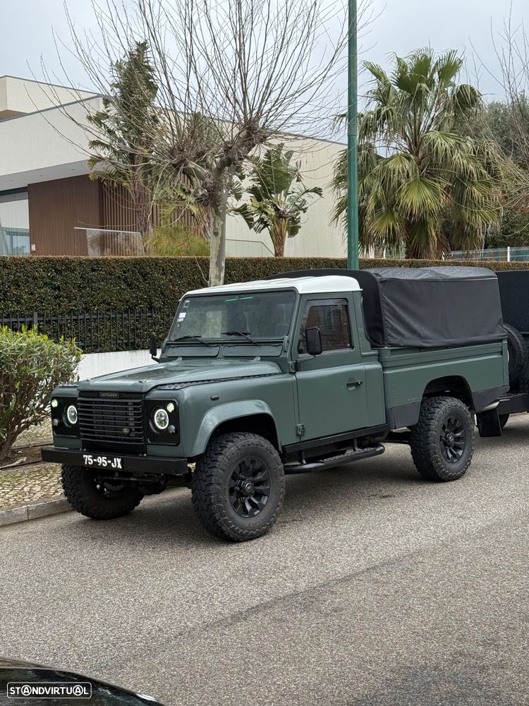 Land Rover Defender 110 SE - 42