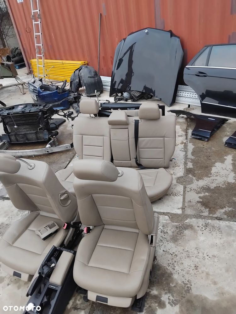 Fotele kanapy Mercedes W212 kombi 7-osobowy - 1