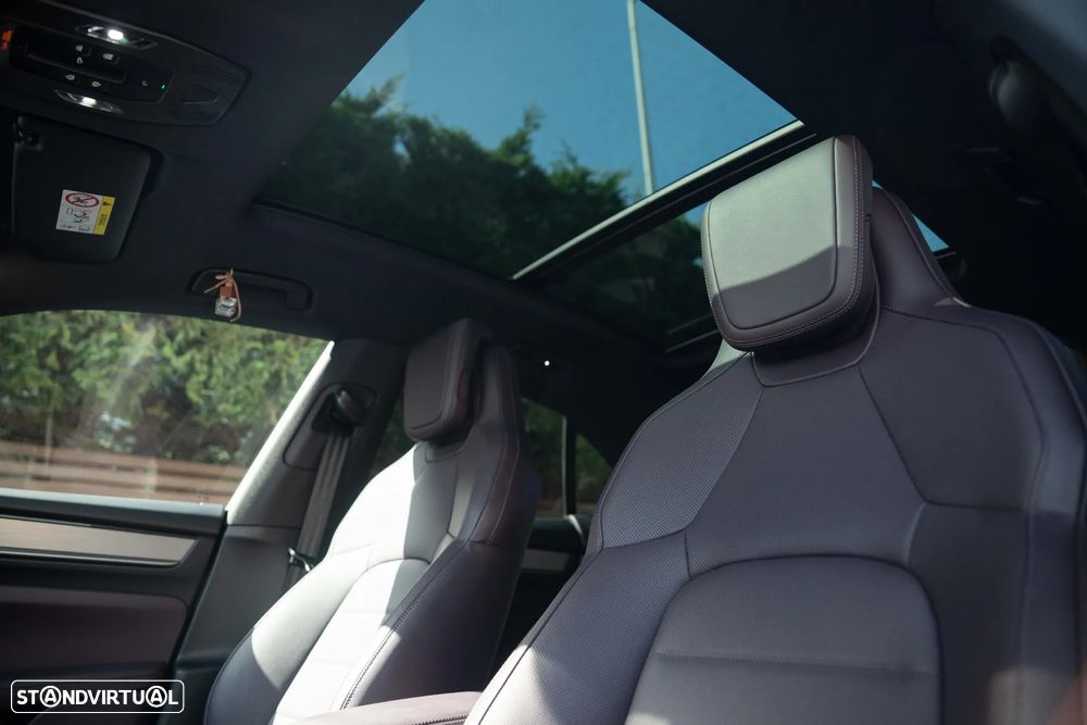 Porsche Macan Electric 4 - 22