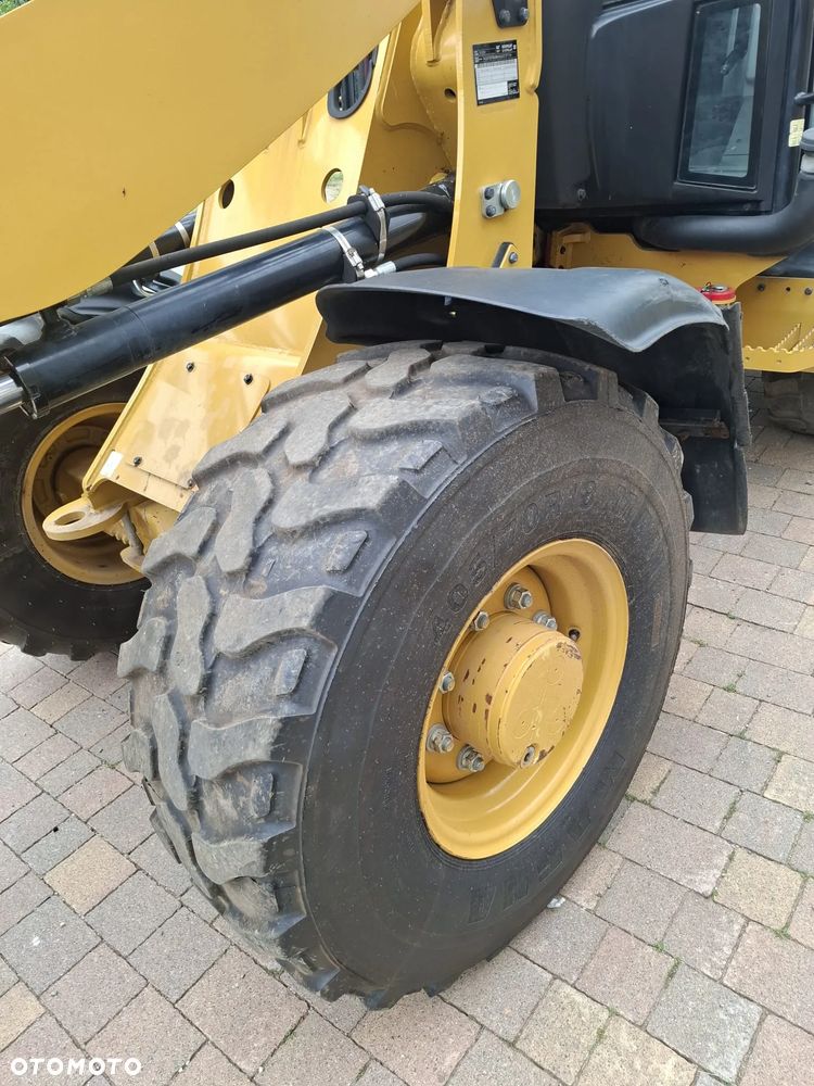 Caterpillar 906M - 13