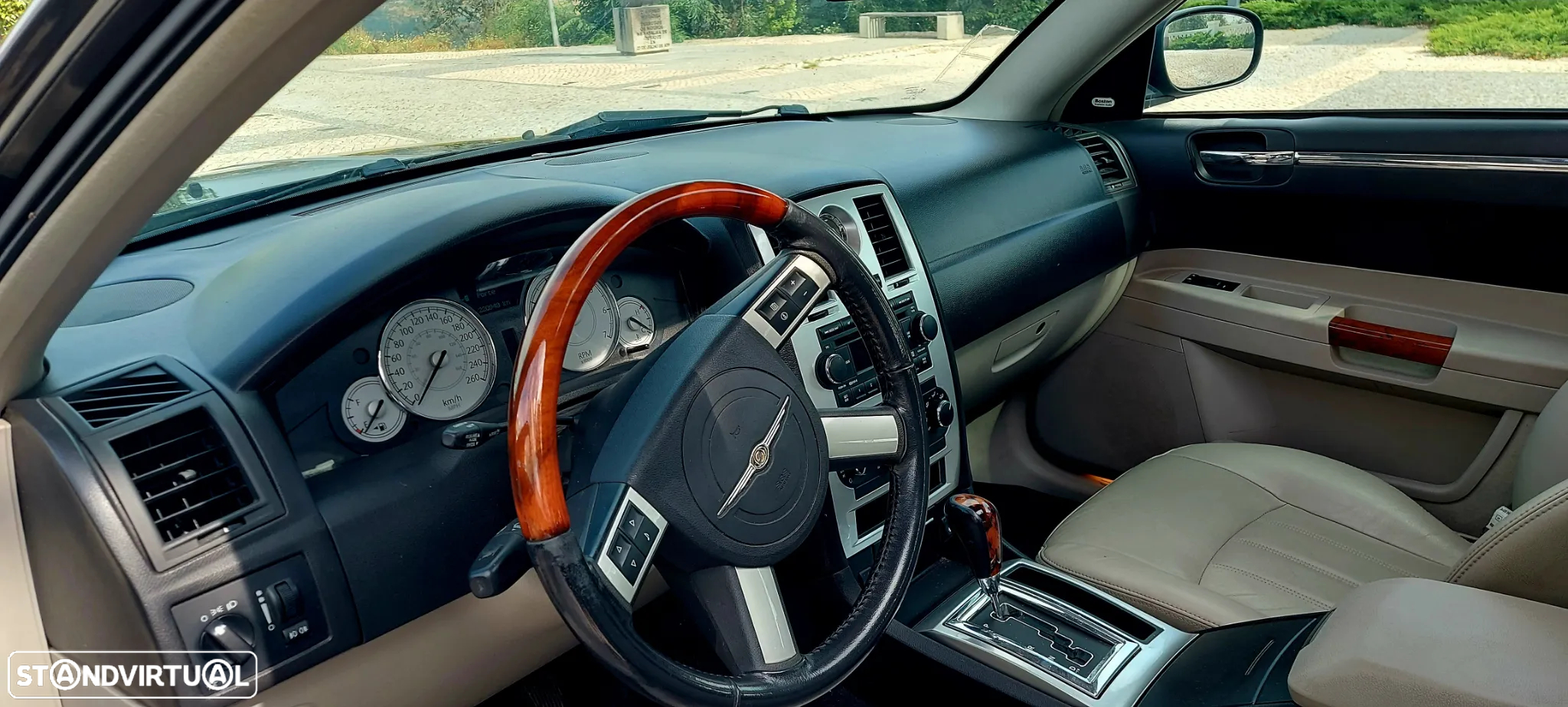 Chrysler 300 C Touring 3.0 CRD - 12