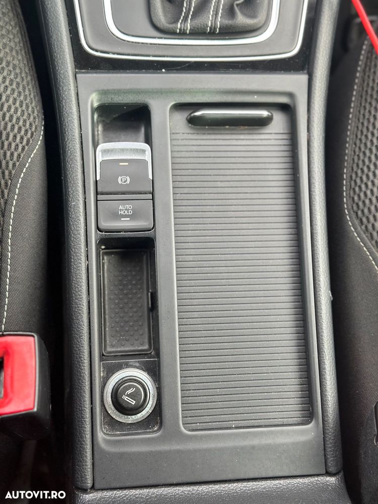 Volkswagen Golf Variant 1.6 TDI BlueMotion Technology DSG Cup - 14