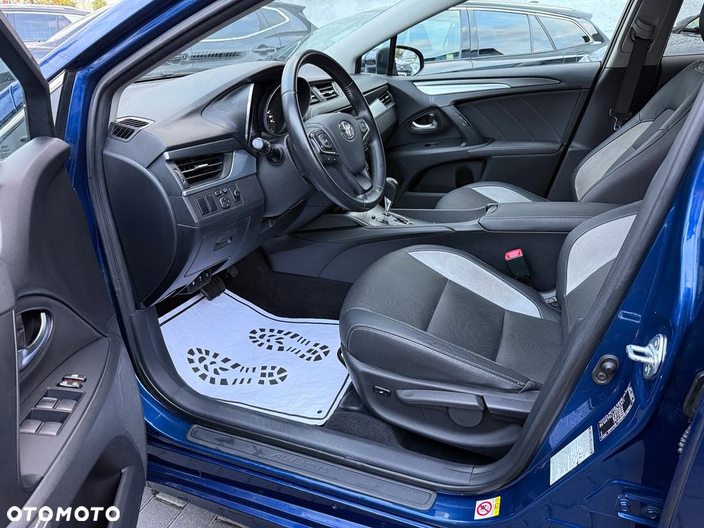 Toyota Avensis 2.0 Premium MS - 17