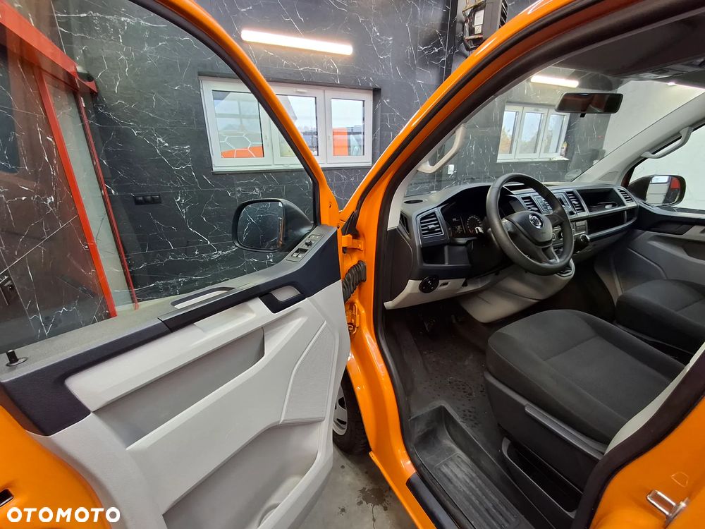 Volkswagen T6 Tansporter 4 MOTION Napęd 4x4 Webasto Klimatyzacja Grzane Fotele Hak Najmocniejsza Wersja 204 KM Pomarańczowy Służba Drogowa 9 Miejsc W Dowodzie - 16
