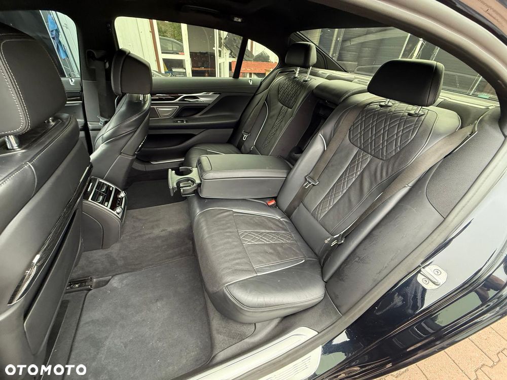 BMW Seria 7 740Li sport - 22