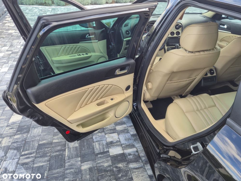 Alfa Romeo 159 3.2JTS 4x4 Q-Distinctive - 8