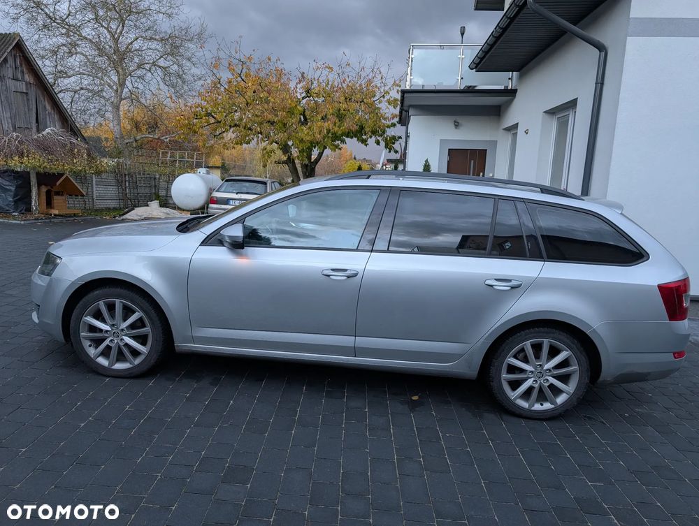 Skoda Octavia 2.0 TDI Style DSG - 4