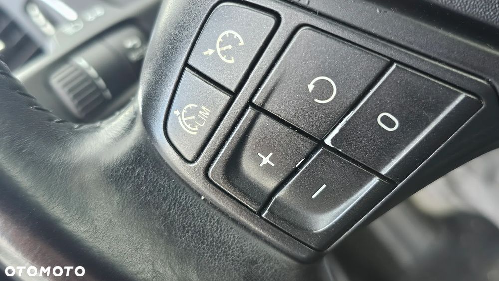 Volvo V40 D2 Momentum - 27