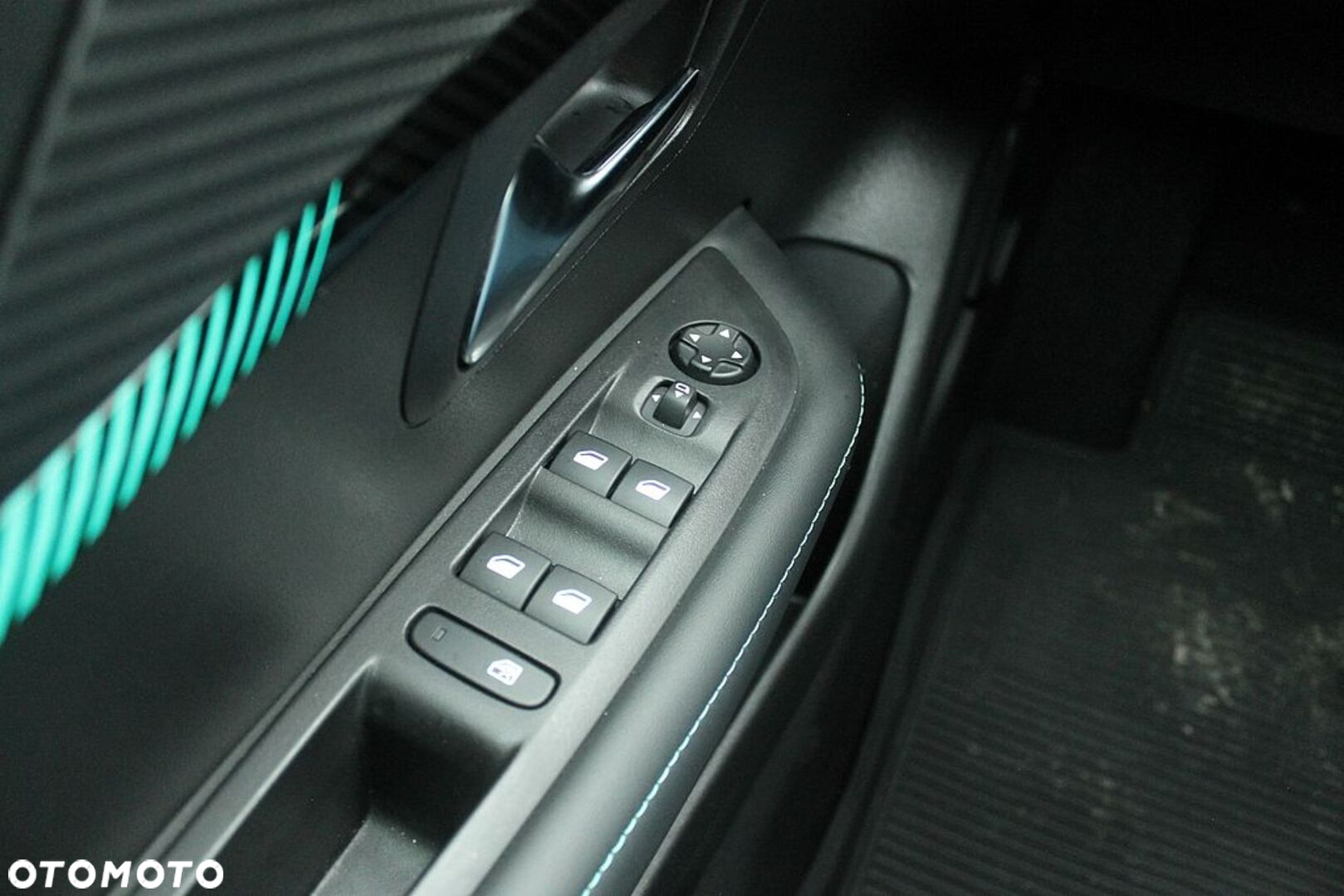 Peugeot 208 - 21