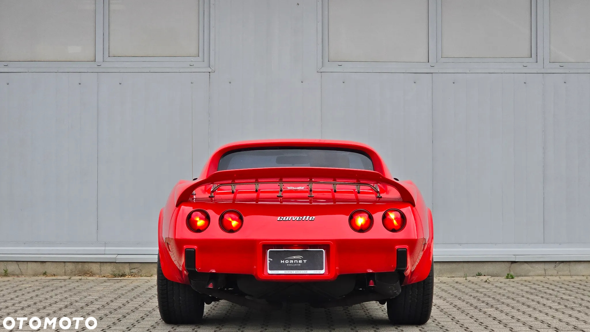 Chevrolet Corvette - 11