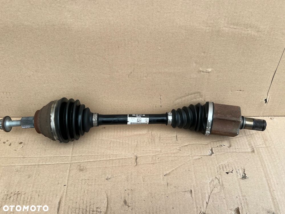 SKODA KODIAQ PRZEDNIA LEWA PÓŁOŚ 3Q0407271AH