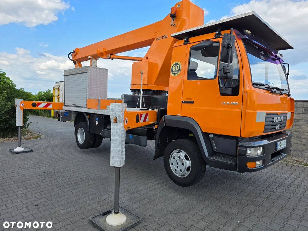 MAN Wumag WT 230 - 24