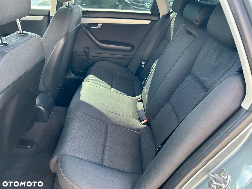 Audi A4 Limousine - 12