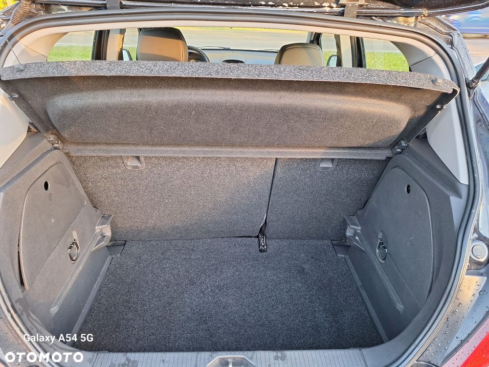 Opel Corsa 1.4 16V Enjoy - 9