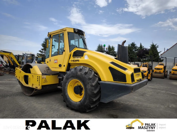 Bomag Walec drogowy BOMAG BW 213 DH -4 ,2015 rok  METAL-GUMA