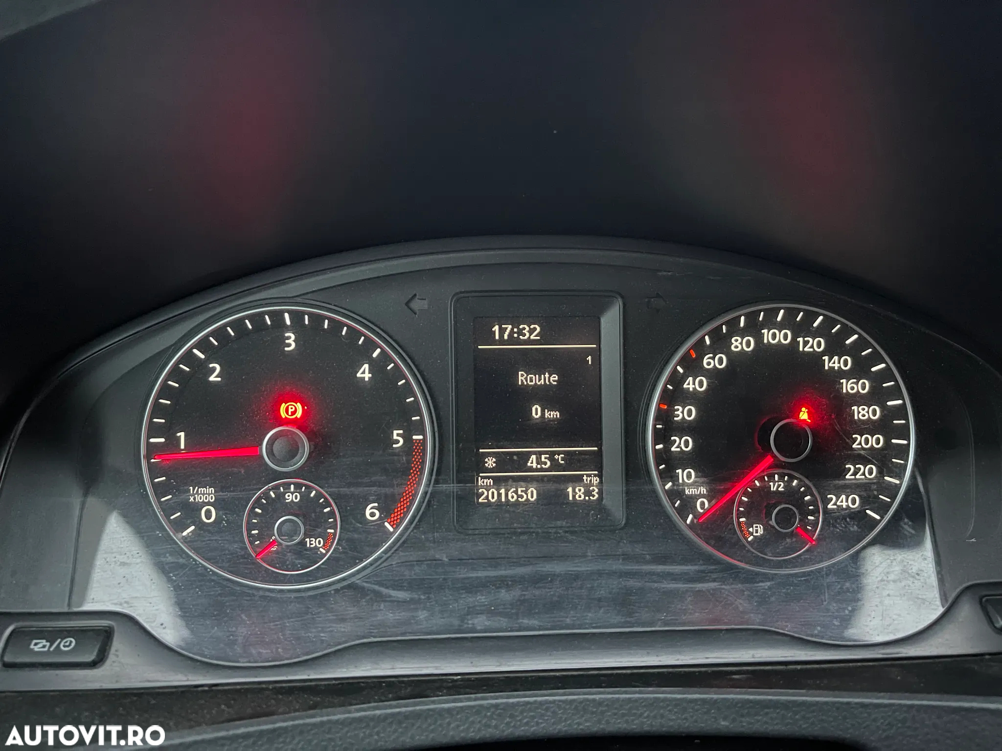 Volkswagen Caravelle - 7