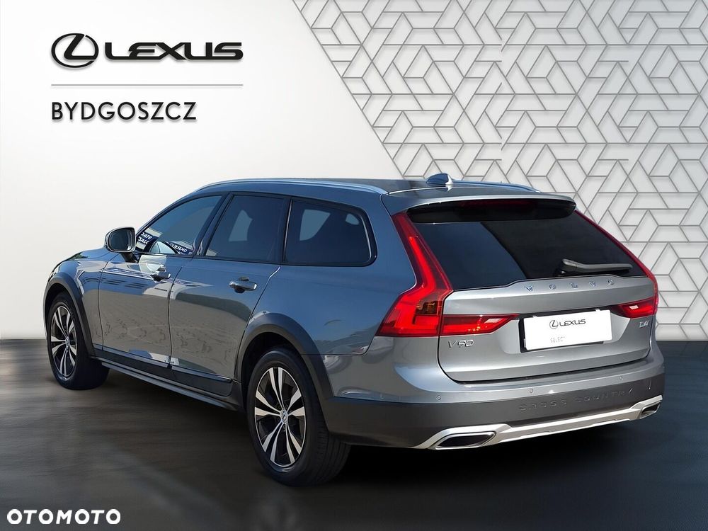 Volvo V90 Cross Country - 4