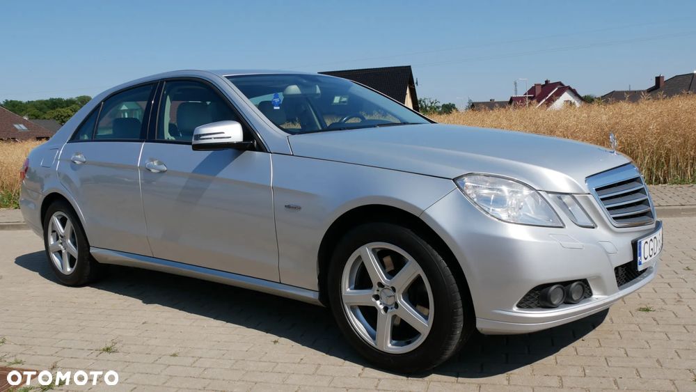 Mercedes-Benz Klasa E 250 CGI BlueEFFICIENCY Elegance - 3