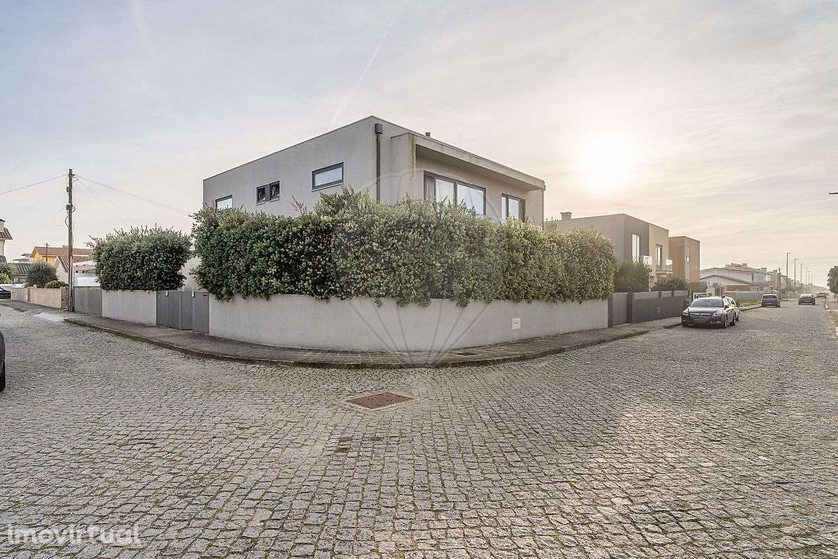 Moradia T2 para venda - Grande imagem: 2/27