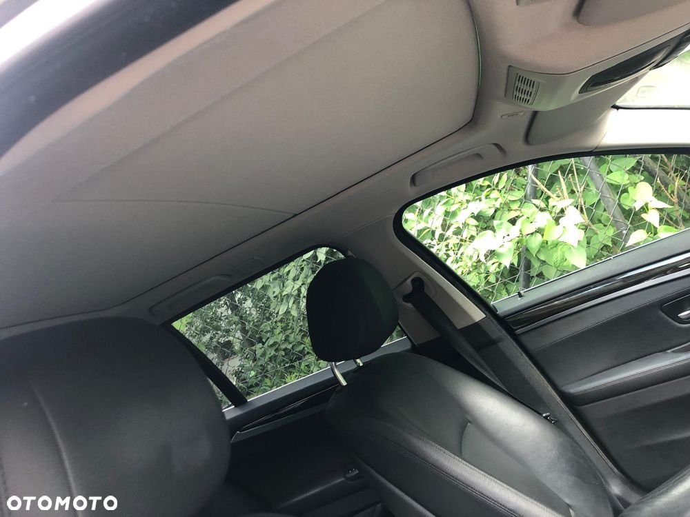 BMW Seria 5 520d xDrive - 15