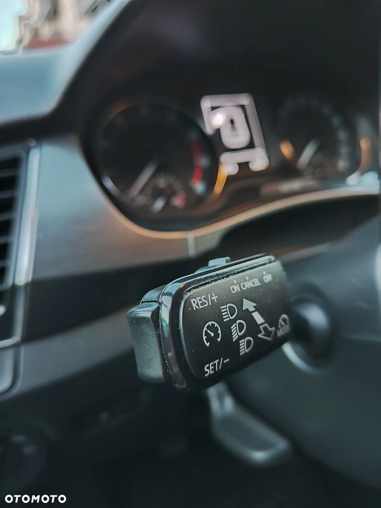 Skoda Fabia 1.0 MPI Clever - 22