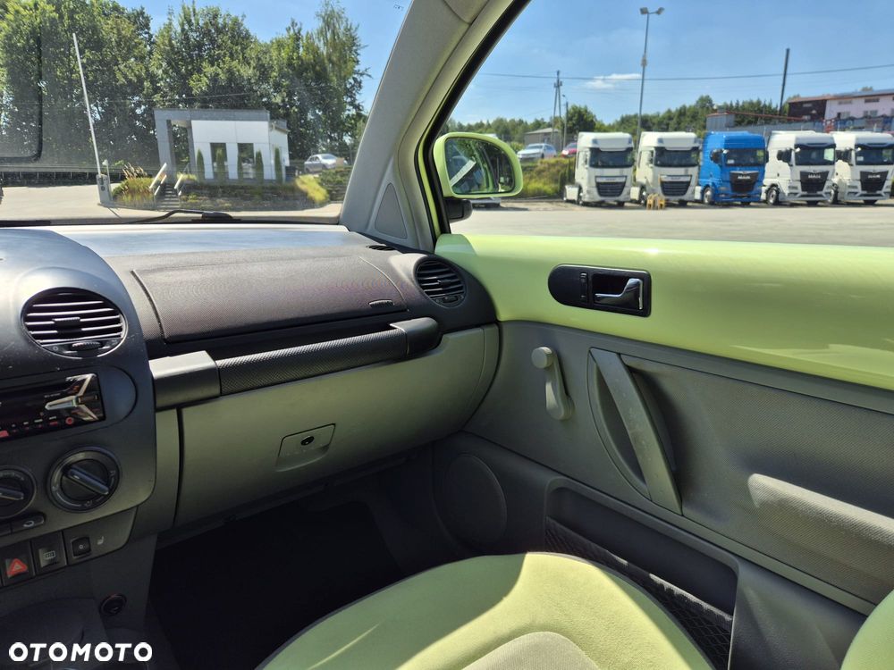 Volkswagen New Beetle 2.0 - 13