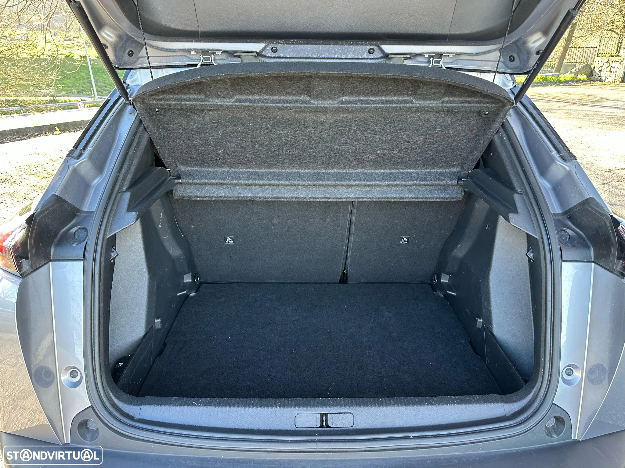 Peugeot 2008 PureTech 155 EAT8 GT Pack - 33