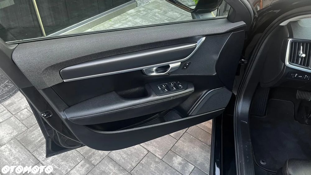 Volvo V90 D4 Momentum - 12