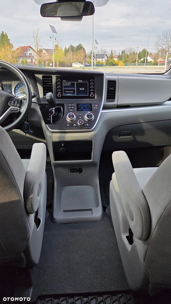 Toyota Sienna - 36