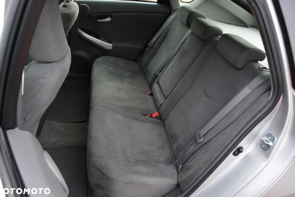 Toyota Prius 1.8 HSD Prestige - 36