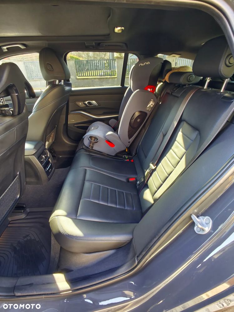 BMW Seria 3 330e xDrive M Sport - 13
