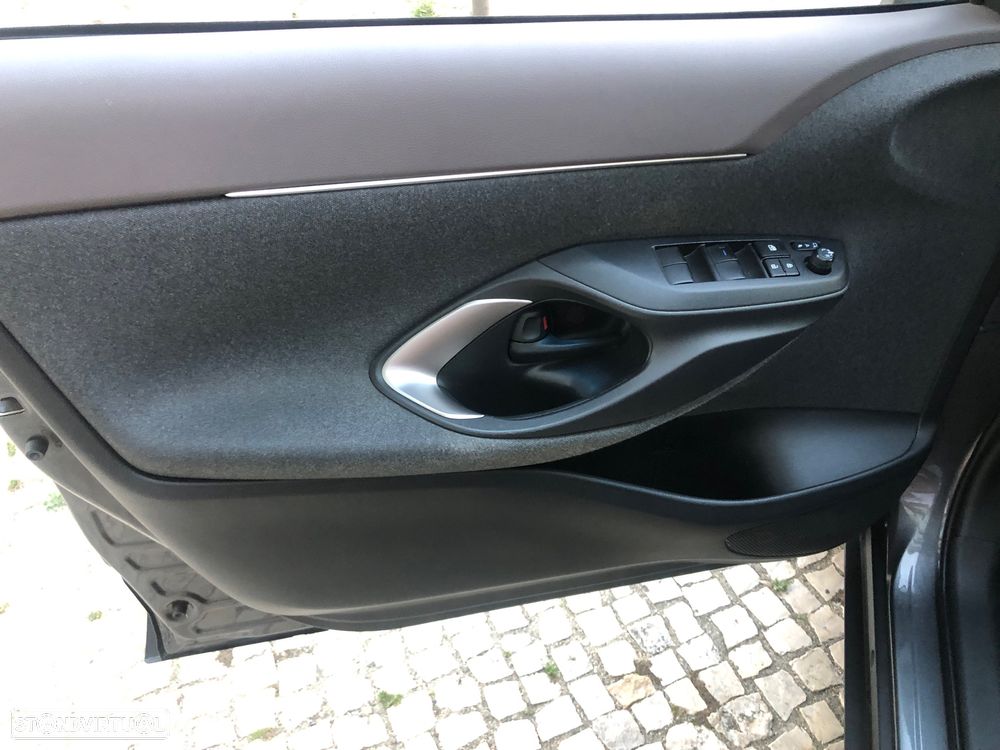 Toyota Yaris Cross 1.5 HDF Square Collection - 35