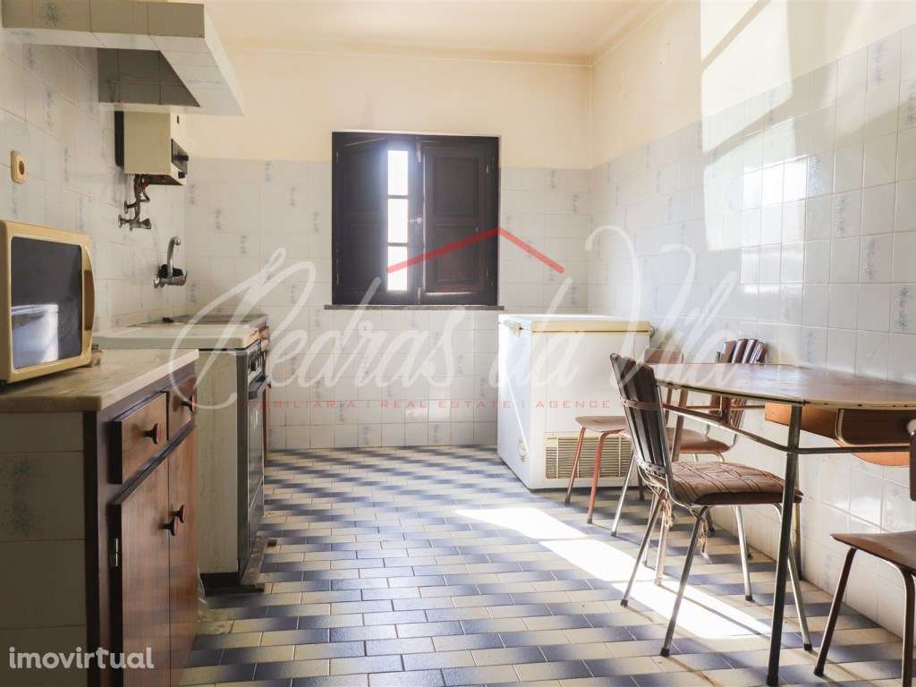 Excelente moradia T5 com anexo, quintal e garagem - Vila Nova de Mi... - Grande imagem: 3/45