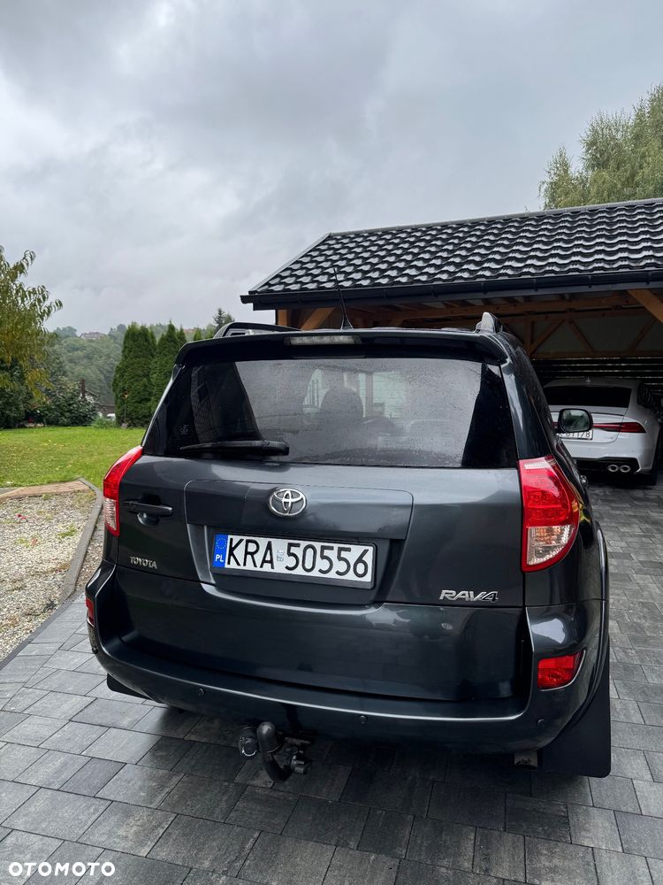 Toyota RAV4 - 4