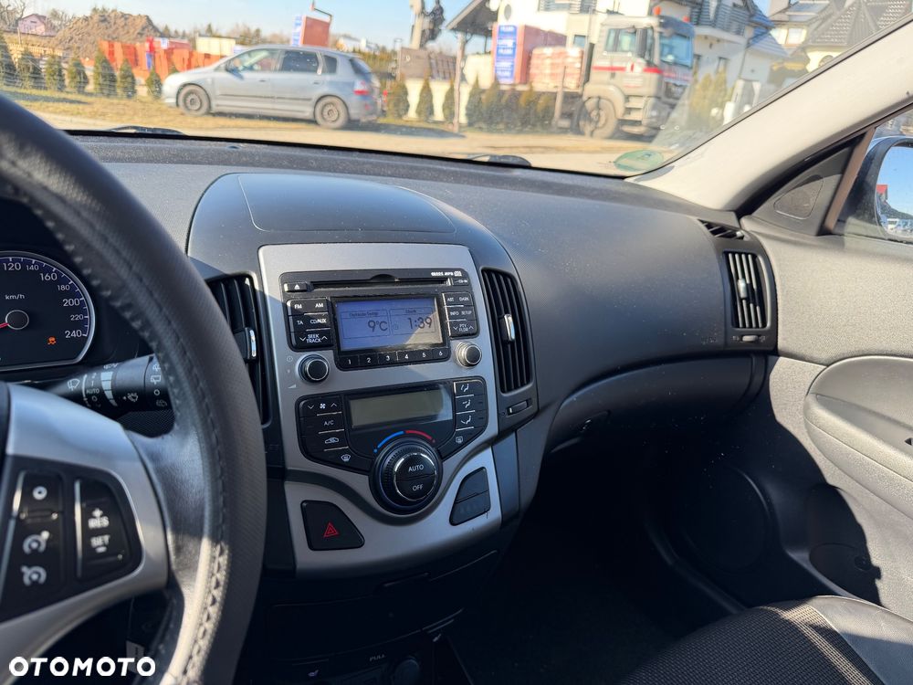 Hyundai i30 i30cw 1.6 CRDi Fifa World Cup Edition - 18