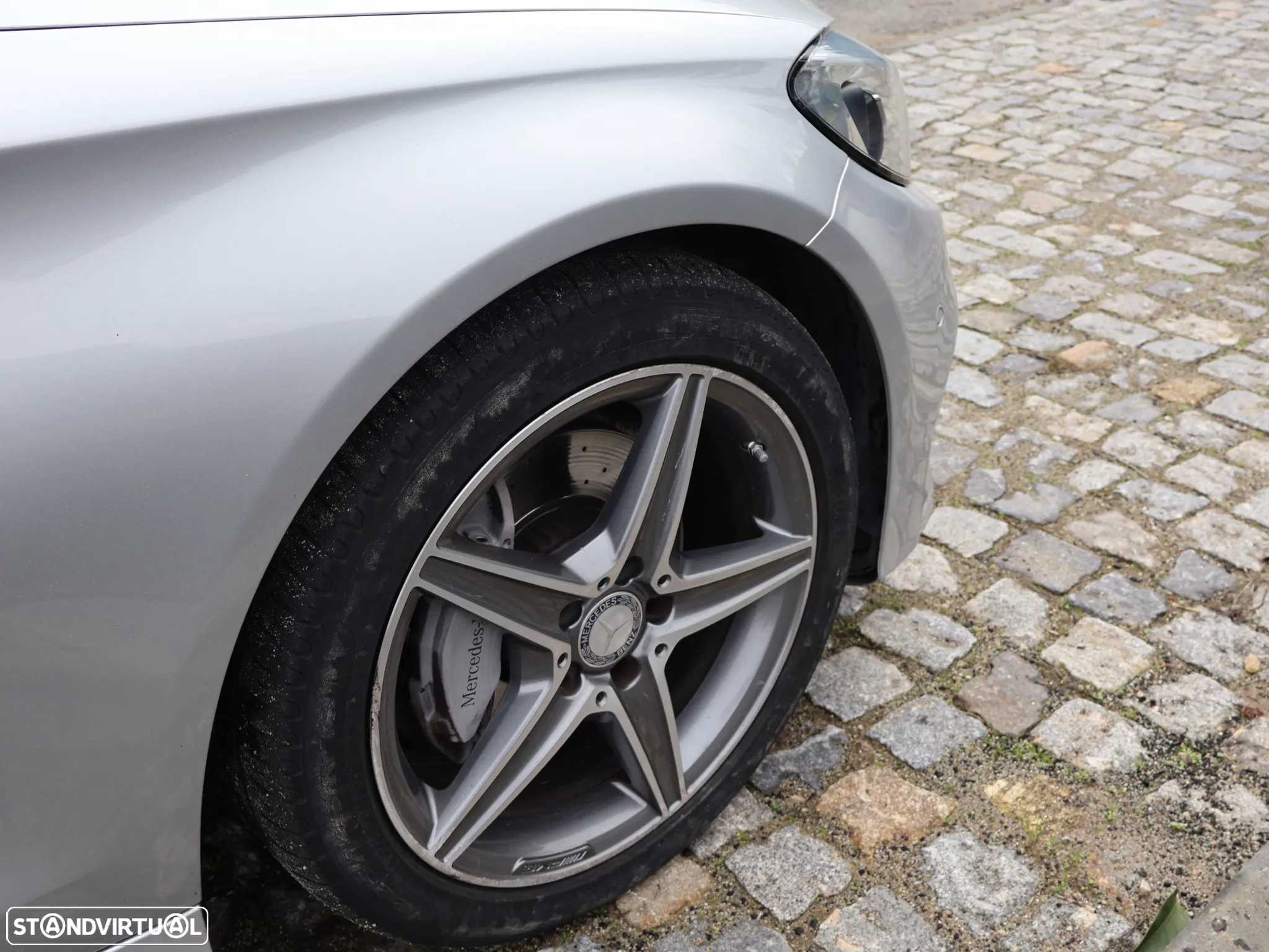 Mercedes-Benz C 220 d Coupe AMG Line - 16