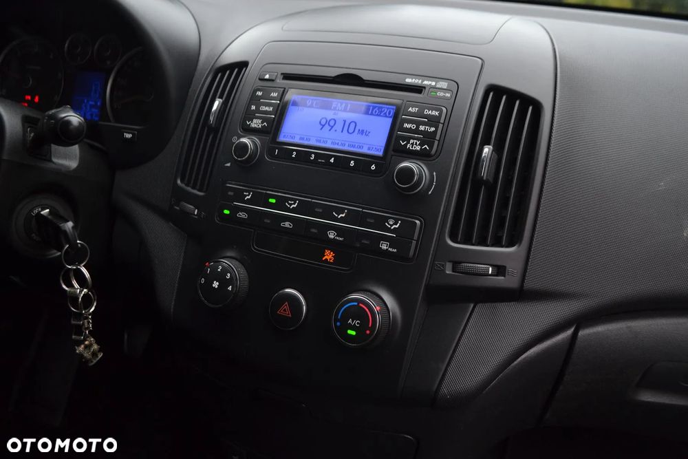 Hyundai i30 i30cw 1.6 CRDi UEFA EURO 2012 Edition - 19