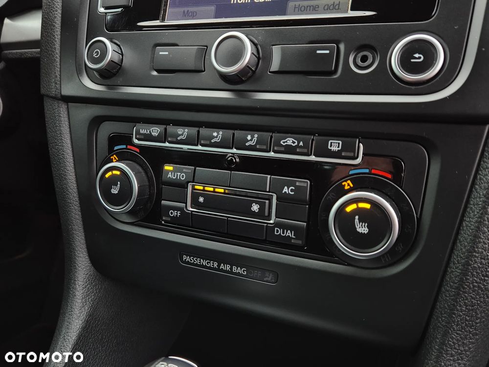 Volkswagen Golf 2.0 TDI DPF DSG Highline - 28