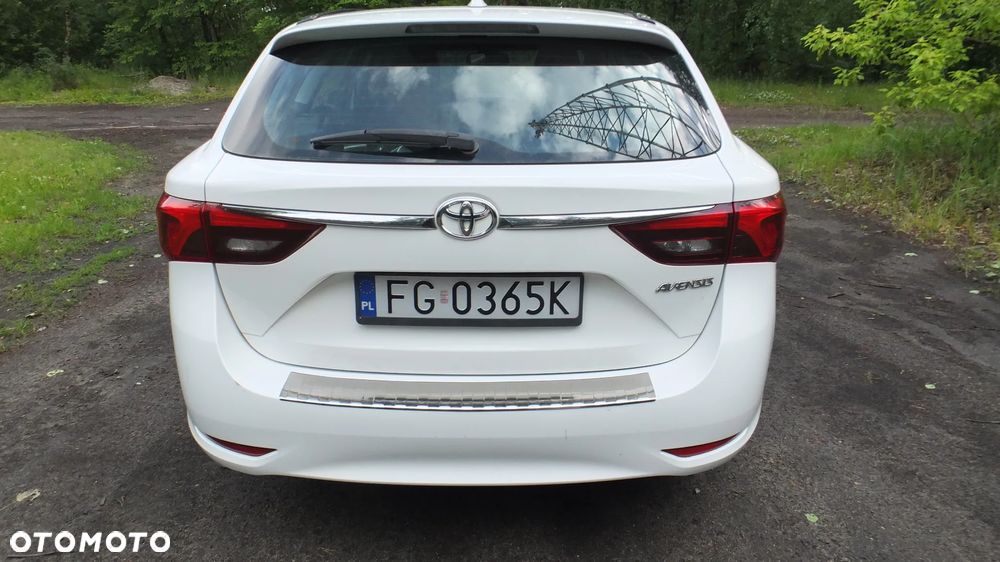 Toyota Avensis 1.8 Active - 6