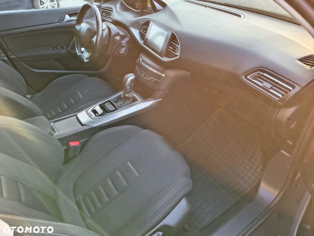 Peugeot 308 BlueHDi 150 Automatik Stop & Start Allure - 24