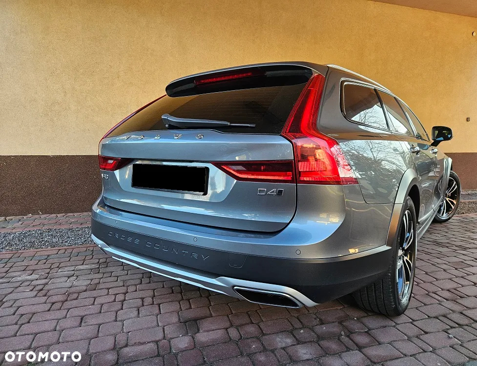 Volvo V90 Cross Country D4 AWD Geartronic Pro - 10