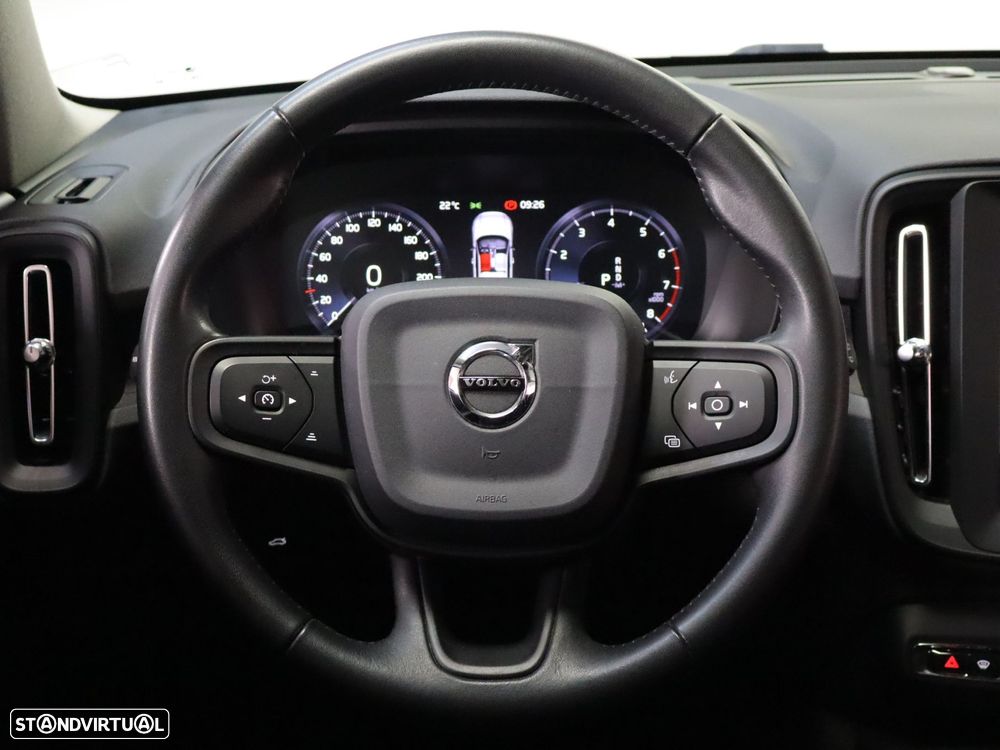 Volvo XC 40 1.5 T3 Momentum Geartronic - 11