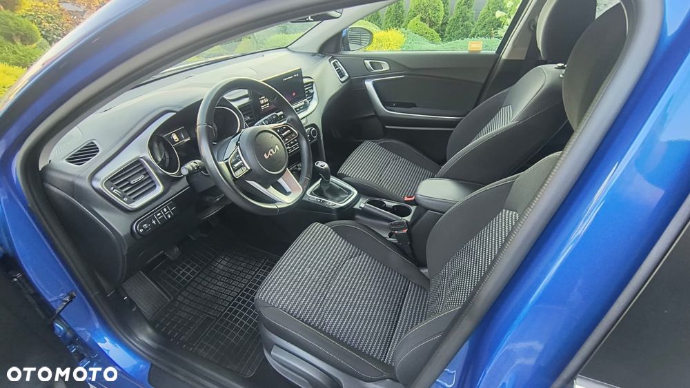 Kia Ceed - 8