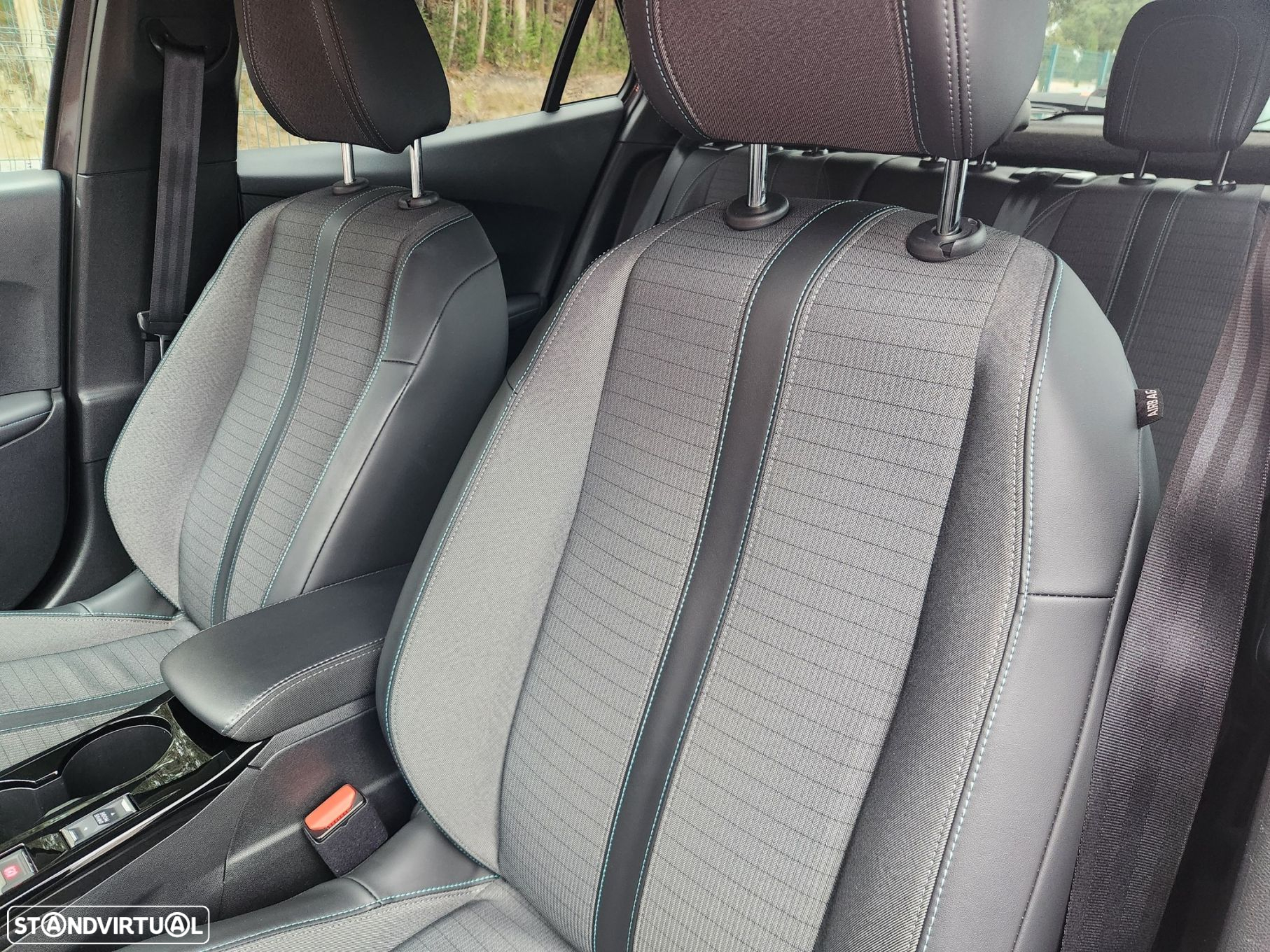 Peugeot 2008 1.5 BlueHDi Allure - 37