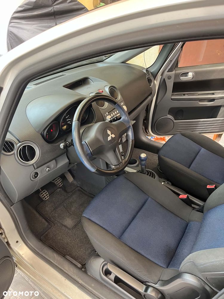 Mitsubishi Colt 1.5 Invite - 11