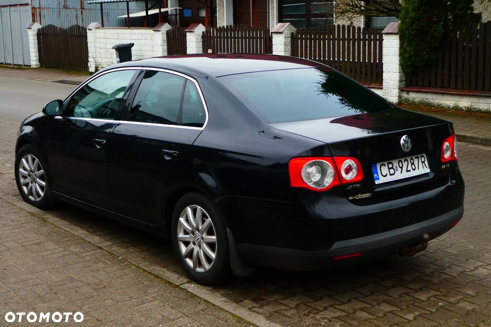 Volkswagen Jetta - 3